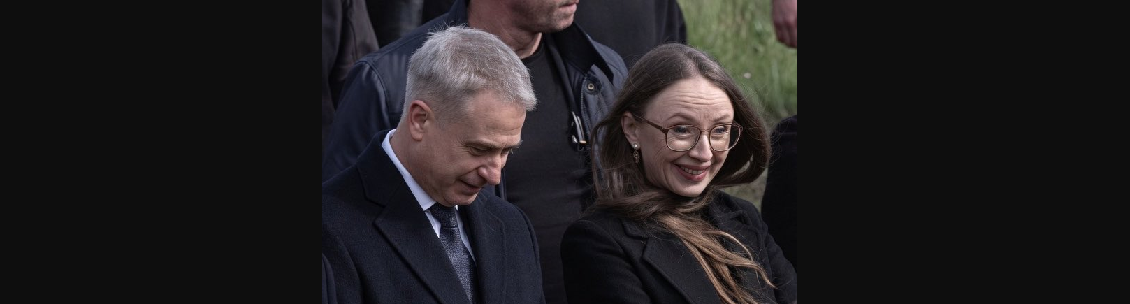 . @a_dziemianowicz co was tak bawiło na pogrzebie? Od razu przypomina mi się piosenka @pkukiz : „Jak ja się wami * br...