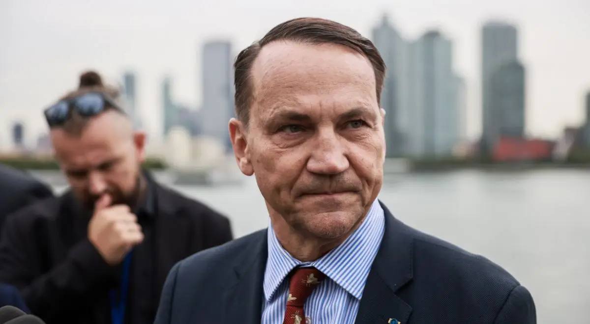 SIKORSKI WZYWA DO OGRANICZENIA ROSYJSKICH DYPLOMATÓW W UE